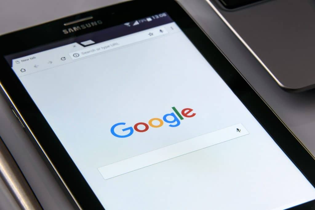 questions to ask your new chiropractor near you google-on-your-smartphone-1796337_1920