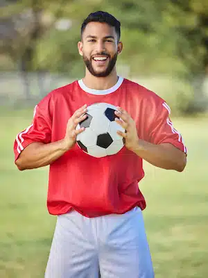 soccer player back in the game after getting injured - sports injury treatment